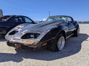 lot 1386 image: Corvette Stingray- Parts Car