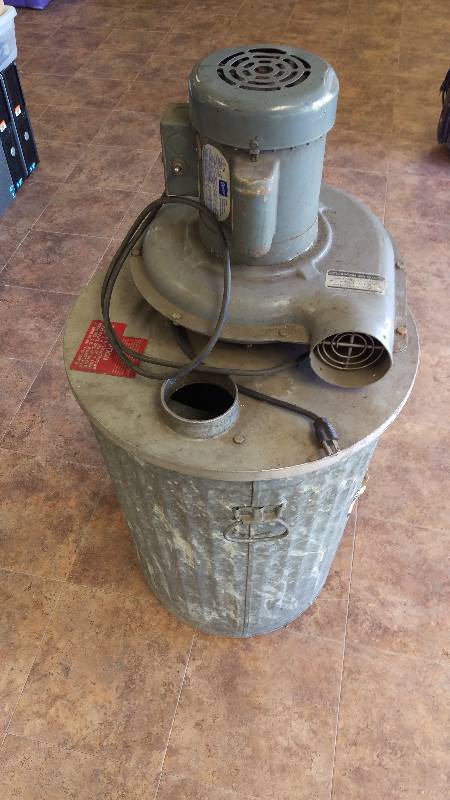 lot 8 image: Cincinnati Dust Collector