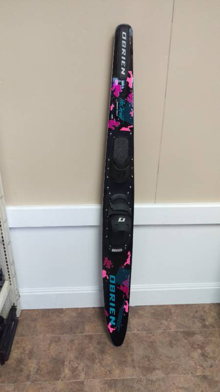 lot 42 image: OBrien Water Ski With Case