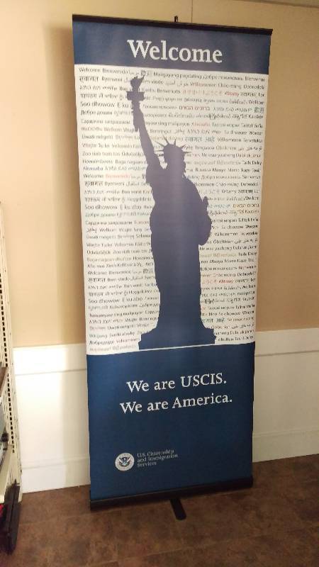 lot 47 image: EconoRetractor Banner Display 33.5x90