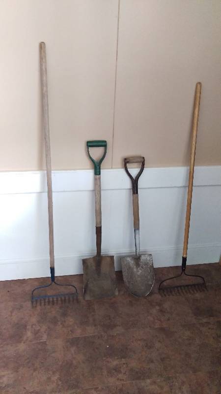 lot 63 image: Outdoor Yard Tool Lot