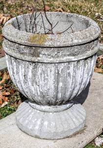 lot 8178 image: Decorative Concrete Planter Urn 14 T