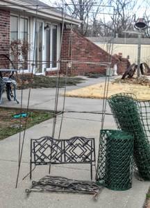 lot 8177 image: (2) Tall Plant Cages (collapsible), Green Plastic Mesh Garden Fence Rolls  (4) Decorative Metal Garden Fence Edging