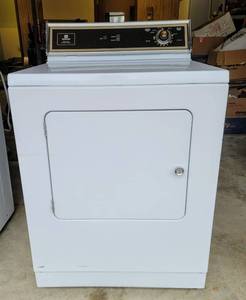lot 8136 image: Maytag Dryer Model DE412 Series 02 - works