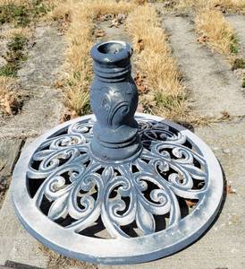 lot 8156 image: 24 Decorative Umbrella Base - very heavy