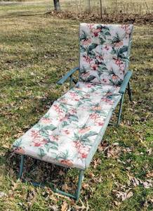 lot 8163 image: (1) Lawn Lounger Chair with Tropical Print Cushion