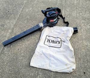 lot 8168 image: Toro Super BlowerVac - works