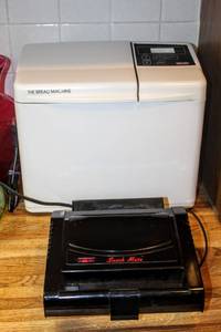 lot 8234 image: WELBILT The Bread Machine  Snack Mate Sandwich Grill - Work