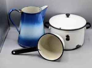 lot 8243 image: Vintage Enamelware - Pitcher, Pot wlid & Sauce Pan