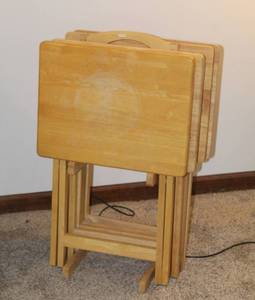 lot 8266 image: Set of (4) Oak TV Trays with Stand
