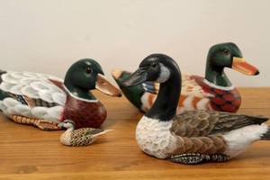 lot 8268 image: (4) Water Fowl Duck Decor Figures, Hand Painted
