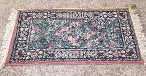 lot 8250 image: Small Area Throw Rug 41 Long, Rose Color Trim