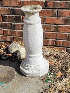 lot 8198 image: Gazing Ball Stand - Decorative Cement