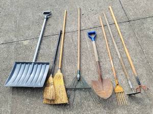 lot 8202 image: Yard and Garden Tools - Shovel, Hoe, Rakes, Brooms ...