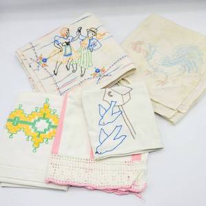 lot 8281 image: (5) Piece Lot of Vintage Linens - Tea Towels, Small Runner  more