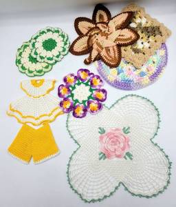 lot 8278 image: Crochet Doilies, Doll Clothes, Hot Pads  more