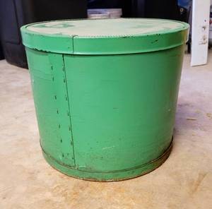 lot 8394 image: Green Drum Full of Shop Rags