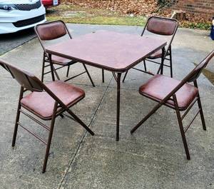 lot 8398 image: Samsonite Padded Table & Chairs Set