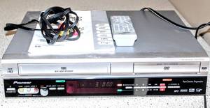 lot 8346 image: Pioneer DVR-RT500 Hi-Fi VHS & DVDRecorder and White Small Shelf with Brackets