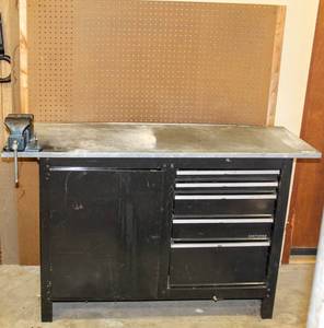 lot 8224 image: Black CRAFTSMAN Work Bench w mounted Powr-Kraft Vise 84-5432  Contents of Drawers