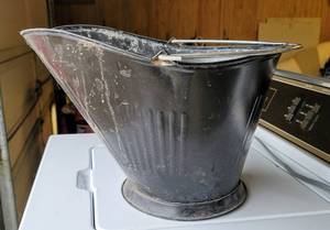 lot 8428 image: Black Scuttle Bucket