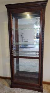 lot 8124 image: HOWARD MILLER Collectors Cabinet