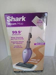 lot 1934 image: Shark steam mop - new in box