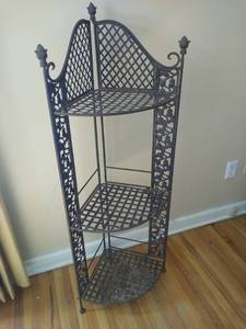 lot 1961 image: Cast iron 3 tier collapsible corner shelf