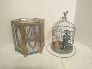 lot 1982 image: Led glass plant stand & small bird cage w decor