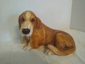 lot 1992 image: Dutch hound statue 12 x 8