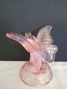 lot 2036 image: Fenton pink tint butterfly