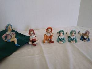 lot 2043 image: Vintage pixie elves