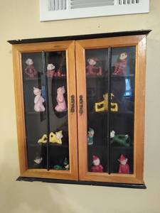 lot 2049 image: Vintage pixie elves wwall display cabinet 18 H X 17 W X 2 12 D