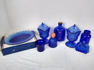 lot 2080 image: Vintage cobalt blue Avon glass