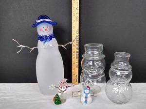 lot 2081 image: Snowman home decor