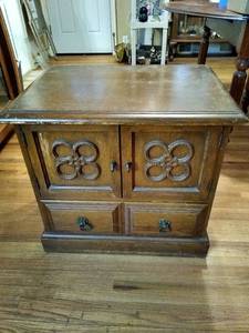 lot 2099 image: Cotswold antiqued oak end tablenightstand heavy