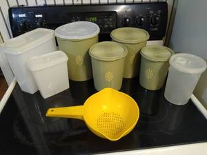 lot 2106 image: Tupperware