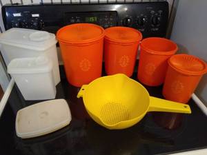 lot 2108 image: Tupperware