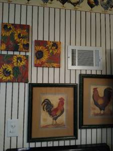 lot 2111 image: (8) kitchen wall arts (5) roosters  & (3) sunflowers