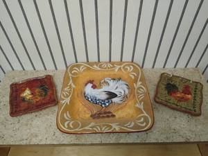 lot 2126 image: (3) Rooster kitchen plates