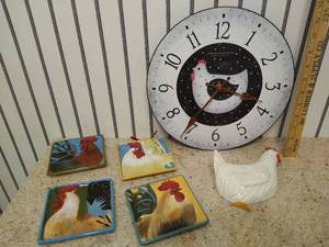 lot 2131 image: (6) Rooster kitchen decor