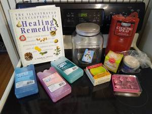 lot 2134 image: Kitchen supplies