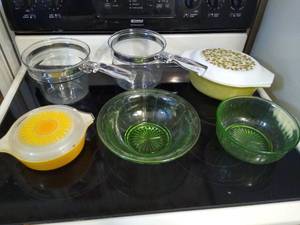 lot 2147 image: 8 pieces of Vintage pyrex