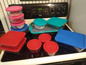 lot 2156 image: Anchor hocking storage containers