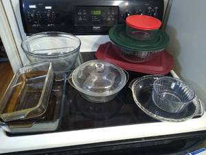 lot 2158 image: Anchor hocking pyrex & glass bake