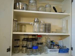 lot 2160 image: Large lot of glass jars wlids, chips clips & glassware