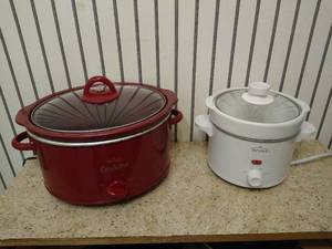 lot 2173 image: (2) Rival crock pots