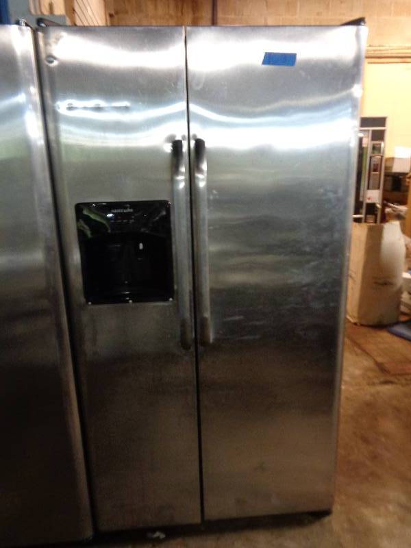 lot 04 image: Frigidaire Side by Side Refrigerator