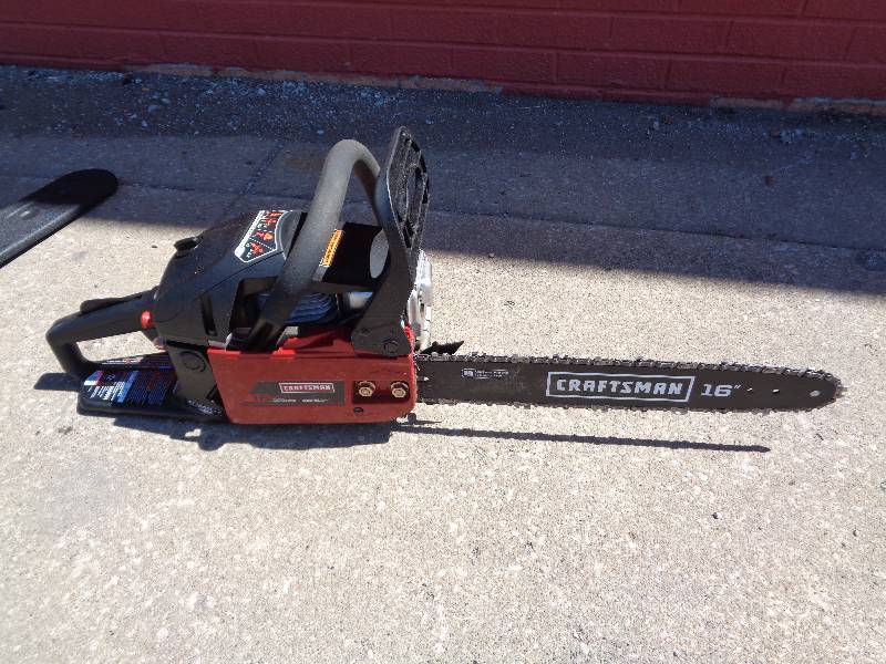 lot 13 image: Craftsman Chainsaw wCase