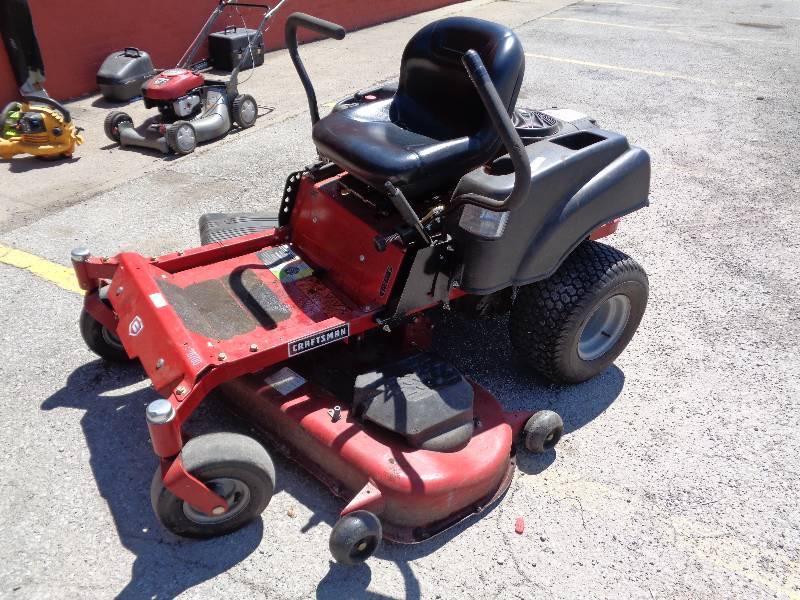 lot 19 image: Craftsman Zero Turn Riding Mower